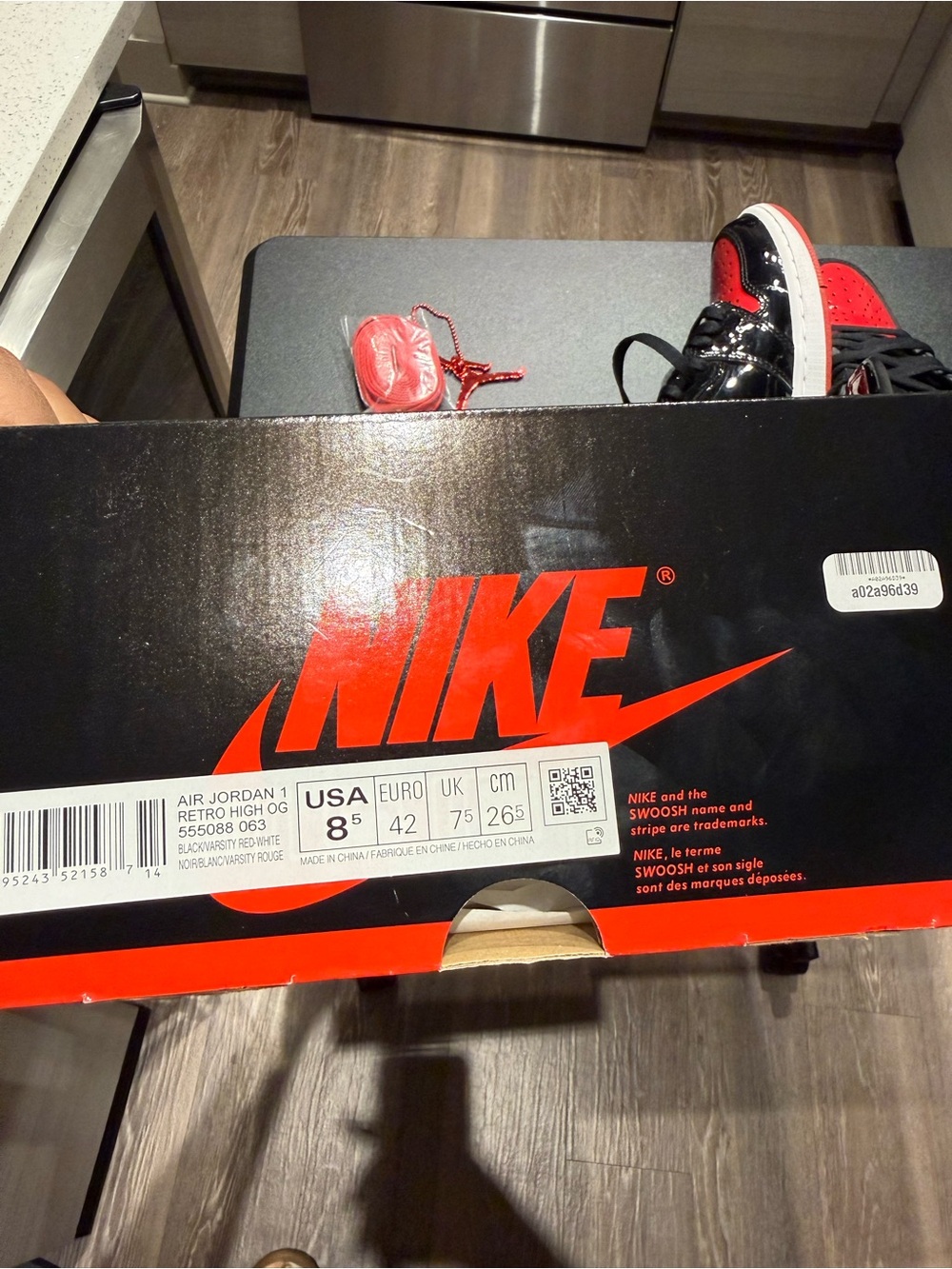 Nike Air Jordan 1 Retro High OG Black & Red Patent - Picture 3 of 11